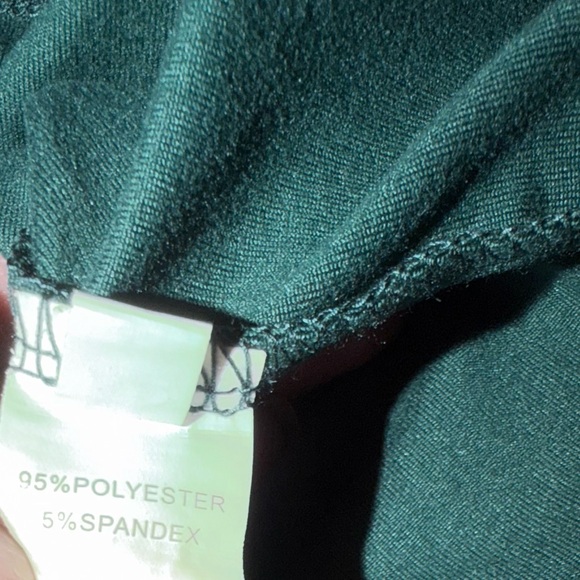 CLOSET CLEAR OUT XL Milano Crop T-Shirt Measurements in Pics Great Condition 😍🔥 - Picture 8 of 8